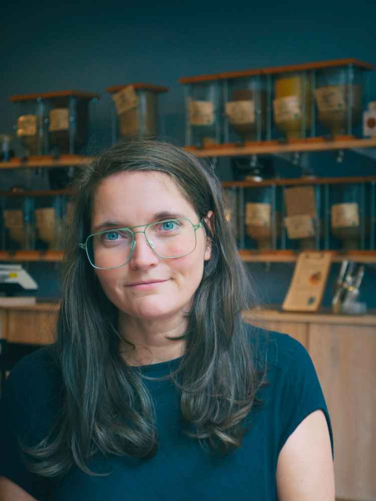 Nina Portrait im Laden